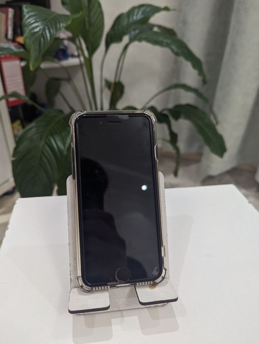 Айфон се 2 поколение/iPhone se gen 2