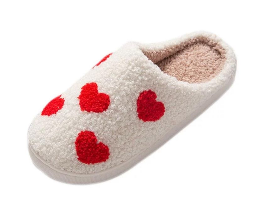 Новые красивые тапочки с сердечками