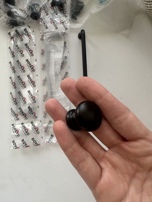 Продаю ручки для шкафа