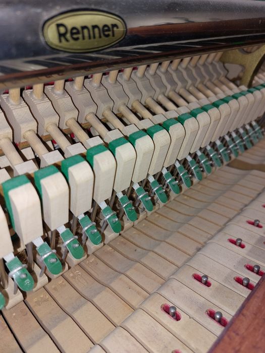 Pianina Nordiska ( Suedia- mecanică Renner nemțească, trans gratuit)