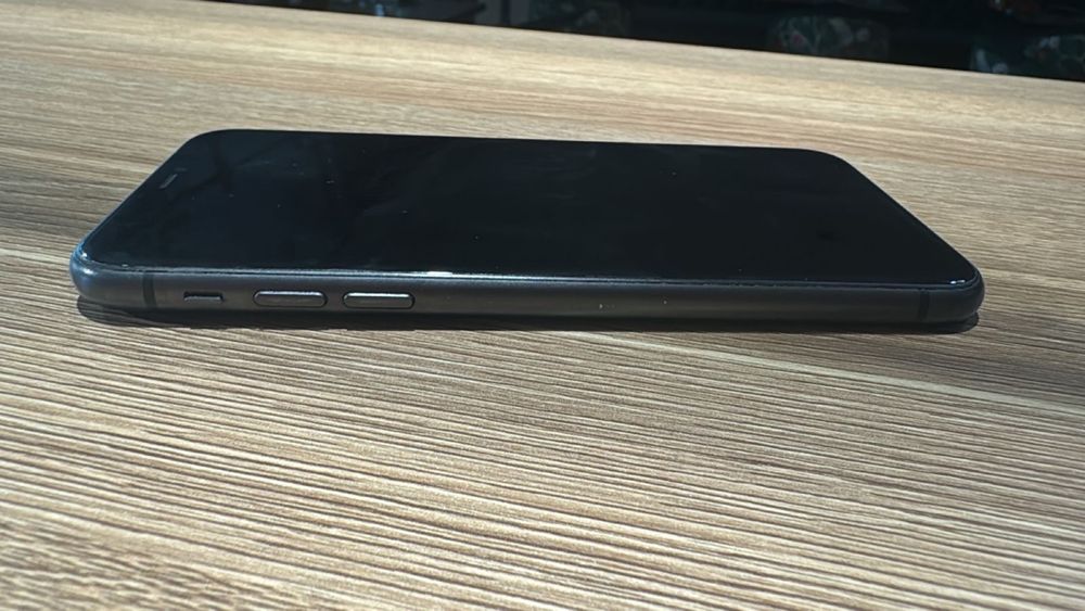 Продам iPhone 11 64Gb