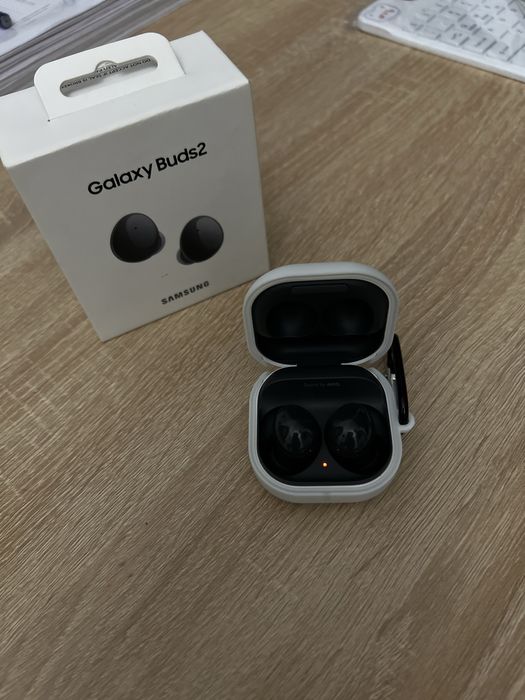 Продам наушники Galaxy buds 2 в идеале !