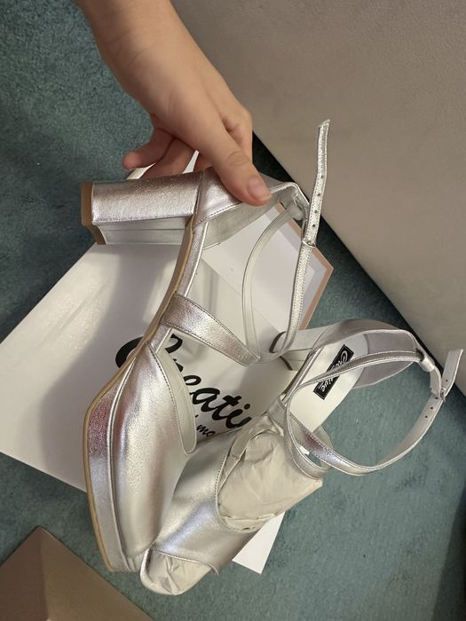 Pantofi argintii 40 - piele