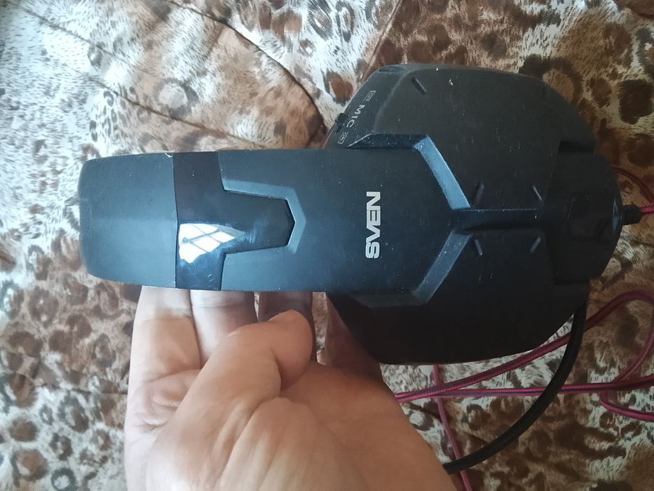 Оригинал seven наушники, самовывоз. Отдам за 4000