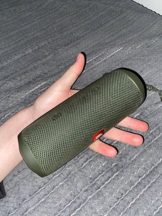 Продам колонку JBL flip 5