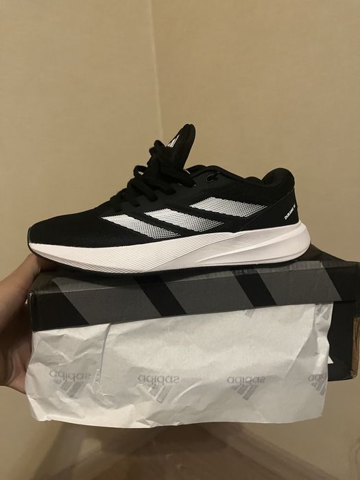 Продаю кроссовки Adidas Duramo