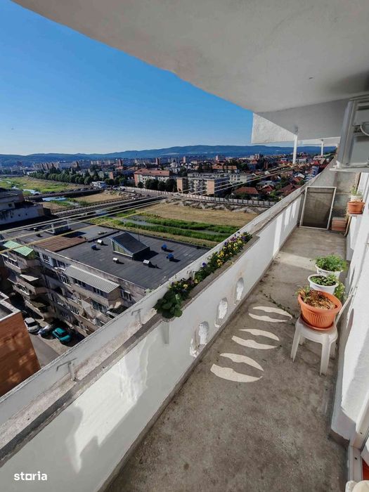 Apartament 3 camere – Central, Zăvoi | Renovat | Vedere panoramică