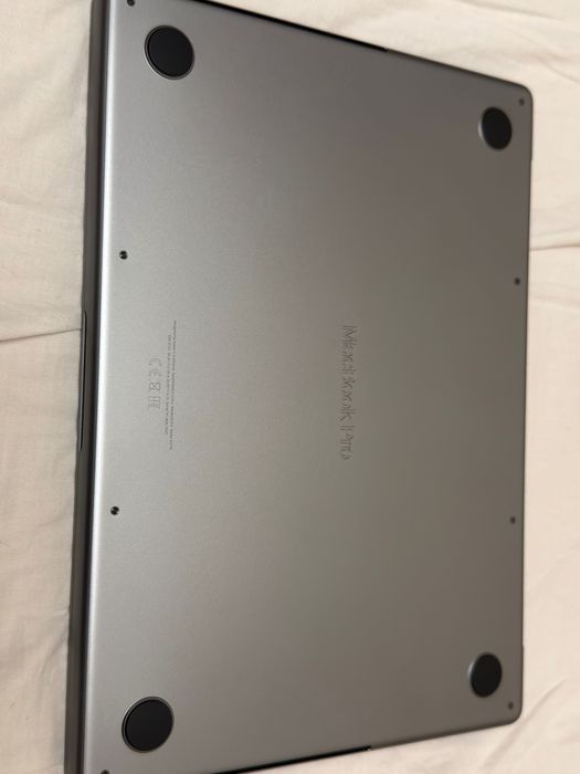14” Macbook Pro M2 Pro 512GB