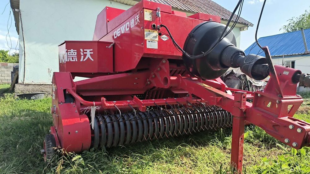 Продам трактор,прец