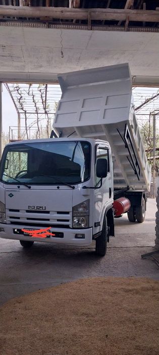 Isuzu samosval .yili 2011 yil