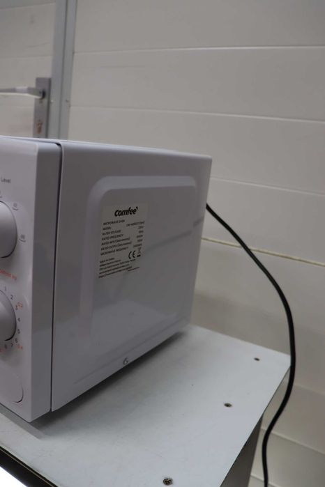 Микровълнова фурна Comfee, 20L, 700W бяла