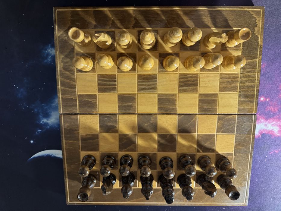 Vand joc sah din lemn