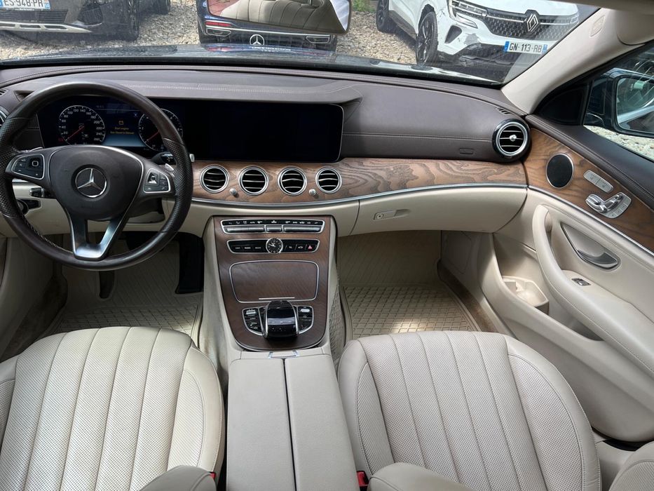 Mercedes E 220 D 4matic, avariat, AVARIATE
