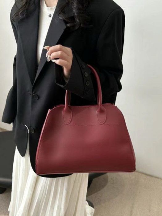 Большие сумки для женщин и уникальный стиль