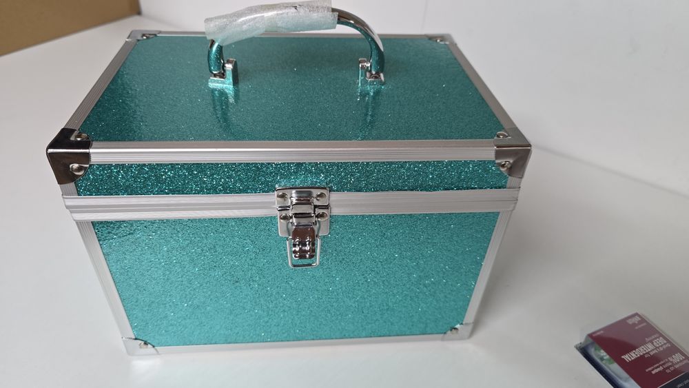 Geanta ideala pentru bijuterii/ machiaj