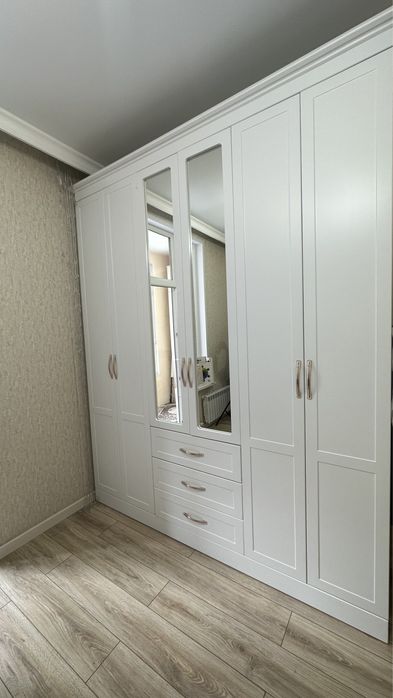 Продаеться шкаф