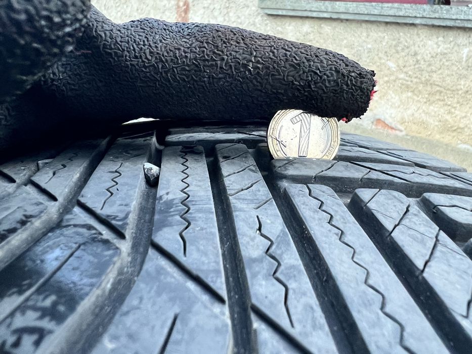 Hankook Kinergy 4s 235 50 19