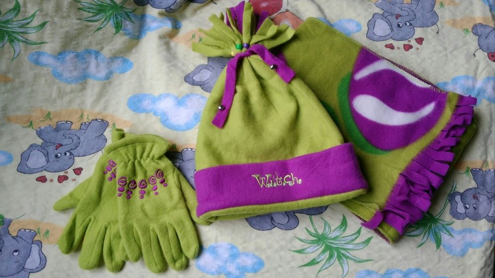 2 нови к-кта шапка, шал и ръкавици на Disney, 2-3 год.