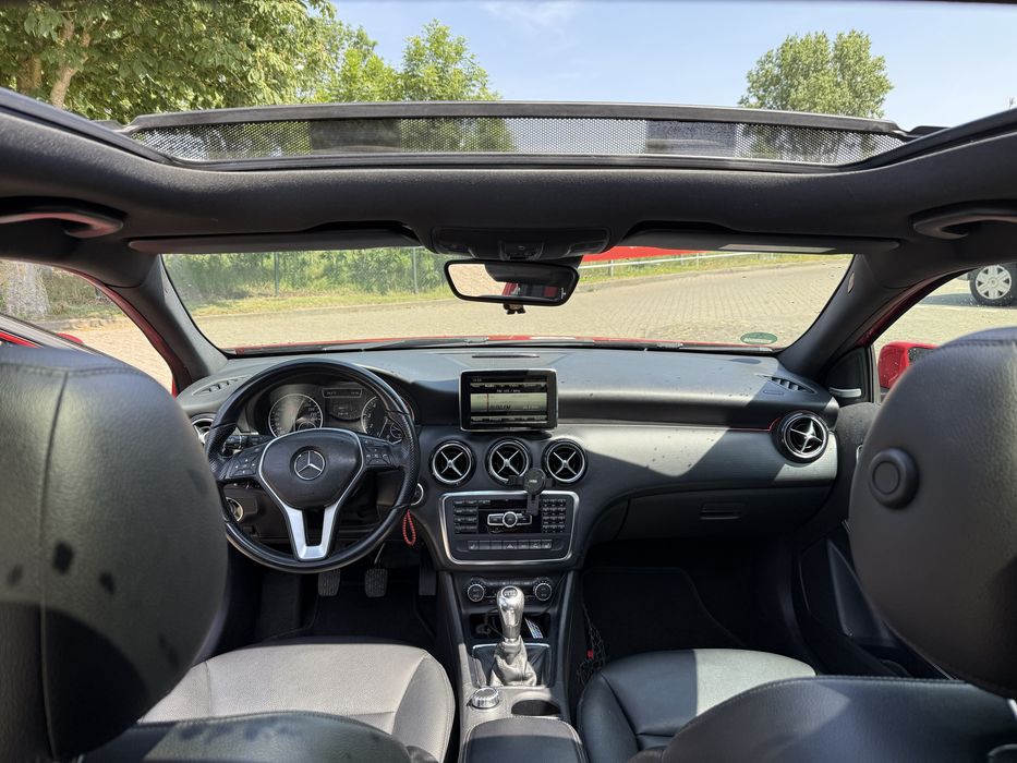 Mercedes A180 AMG Harman Kardon trapa