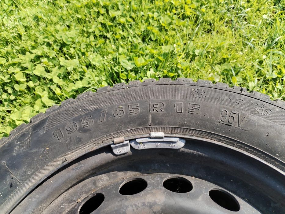 Vând 4 roti de renou Megan an fab 2012,