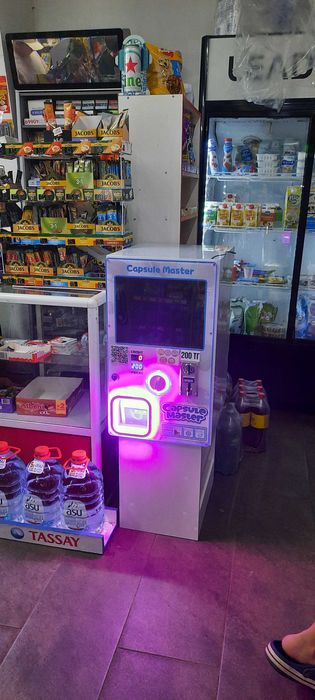 Вендинг капсул машина по продаже игрушек.