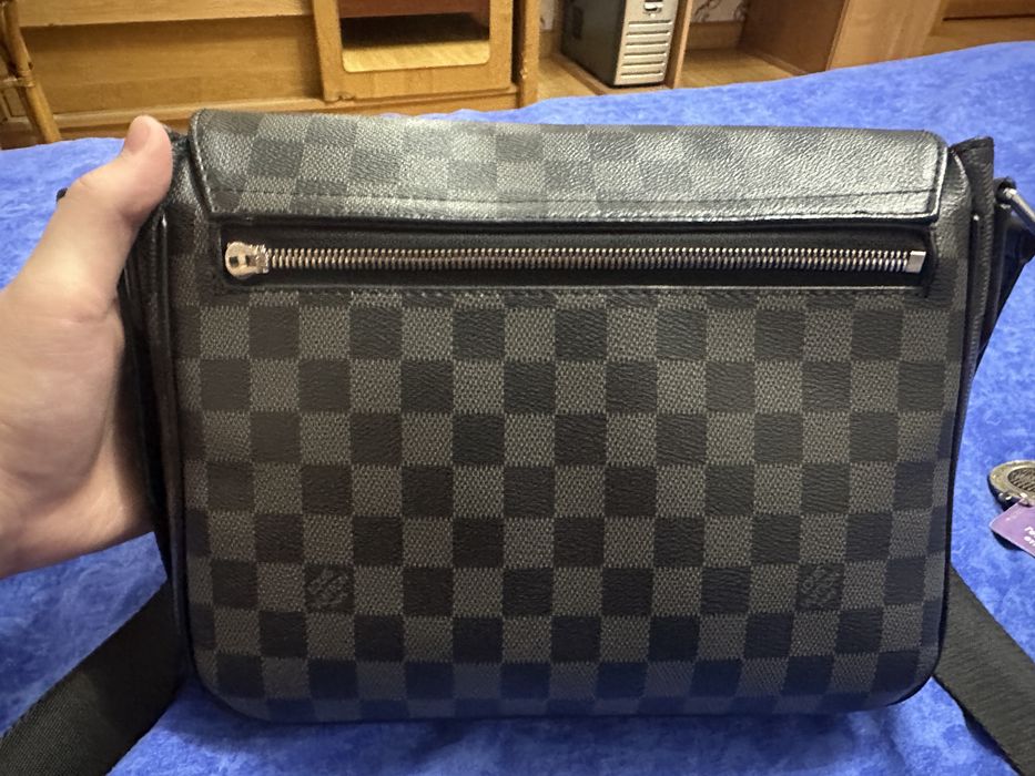 Продам барсетку LV