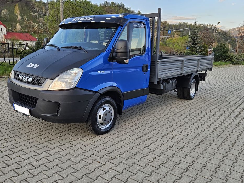 Vand Iveco Daily 35c18 , se conduce cu cat. B, cu anul fabricatie 2012