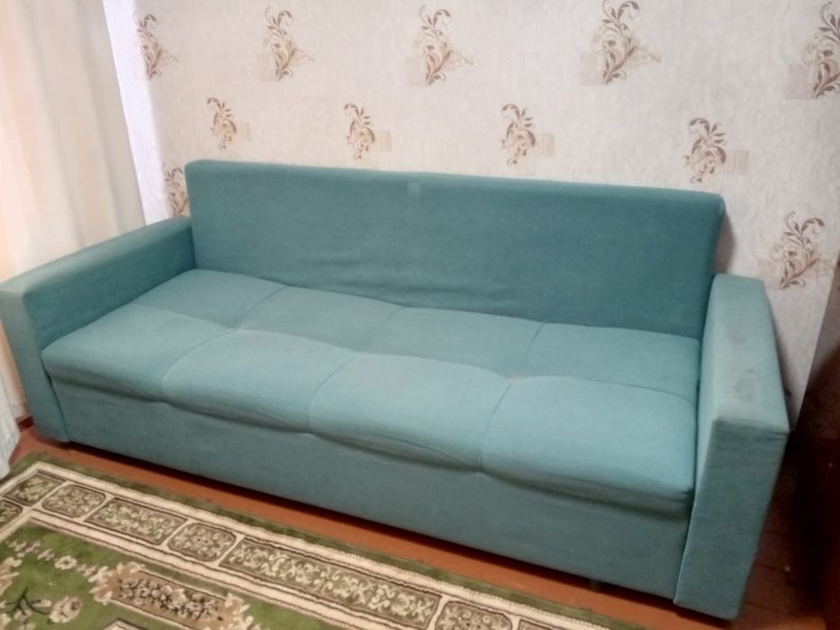 Продам диван в хорошем состоянии.