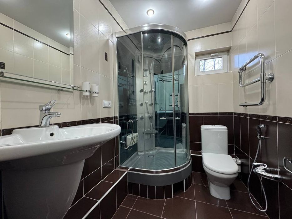 Квартира Ц1 С.Азимова(Японское посольство 4/3/4 95м2