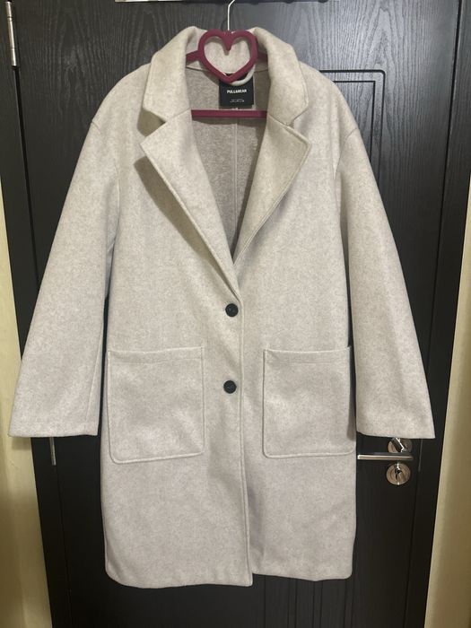 Бежаво палто , чисто ново необличано