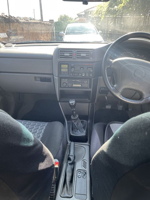 Oпел вектра/vauxhall cavalier десен волан 1.8 /1995 много добро състояние