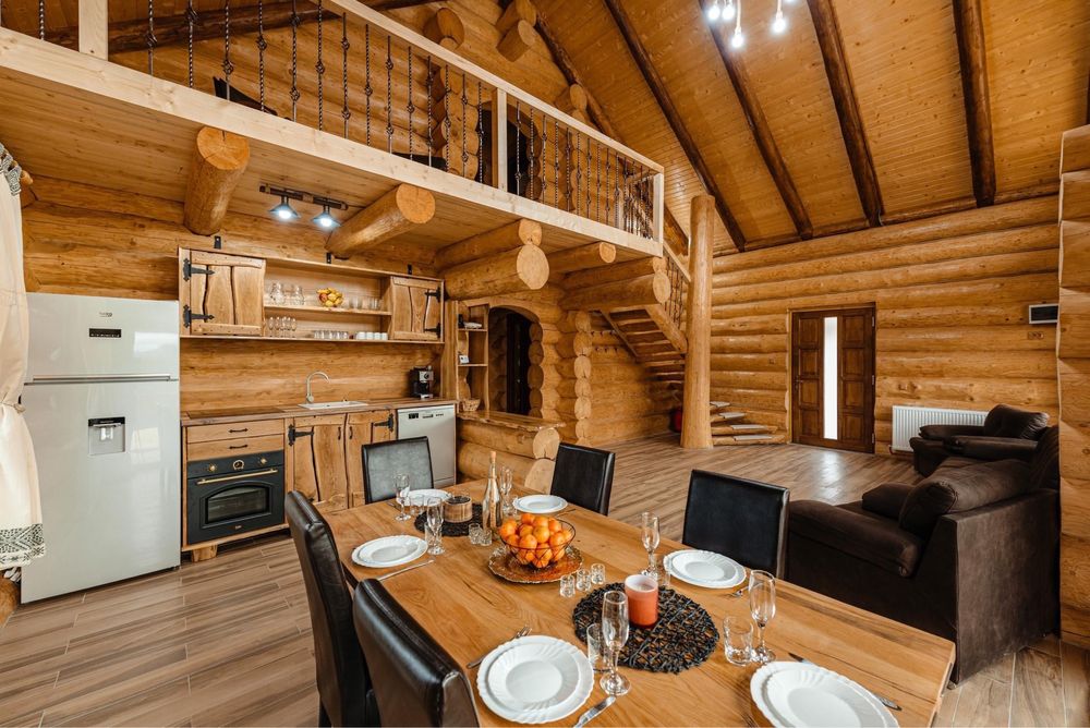 Case și foișoare din busteni lemn rotund