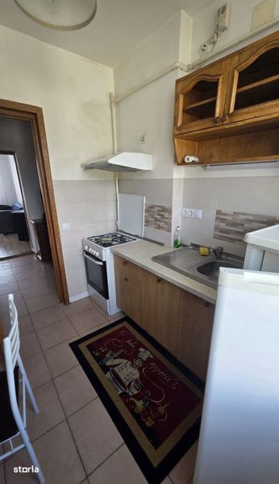 Apartament 3 camere, zona centrala, 2 balcoane, disponibil imediat