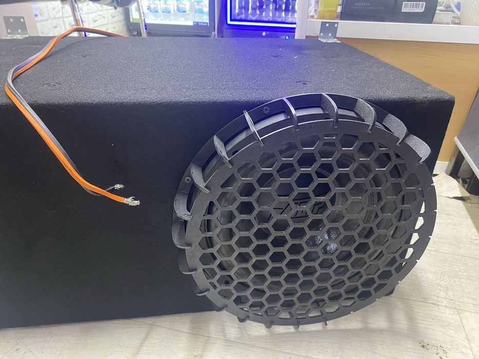 Сабвуфер AMP с усилителем на 1.800