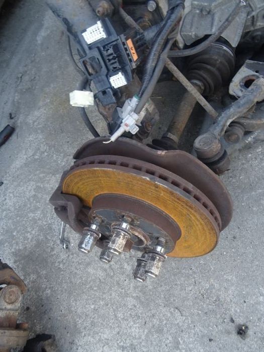 Vand Fuzeta Fata Stanga Toyota RAV 4 2.0 Diesel 4X4 din 2004