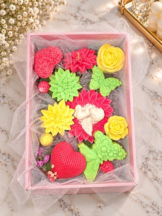 Aranjament floral din ceara de soia