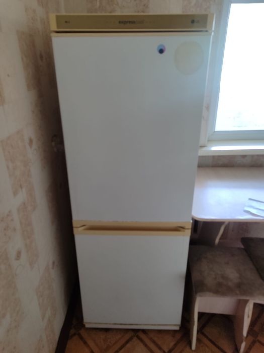 Продам холодильник lg