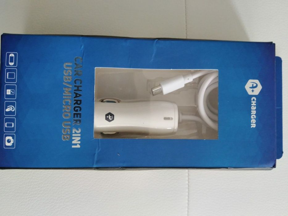 Vand Incarcator Auto dual cu cablu,incarcare rapida,,,nou nout,la cuti