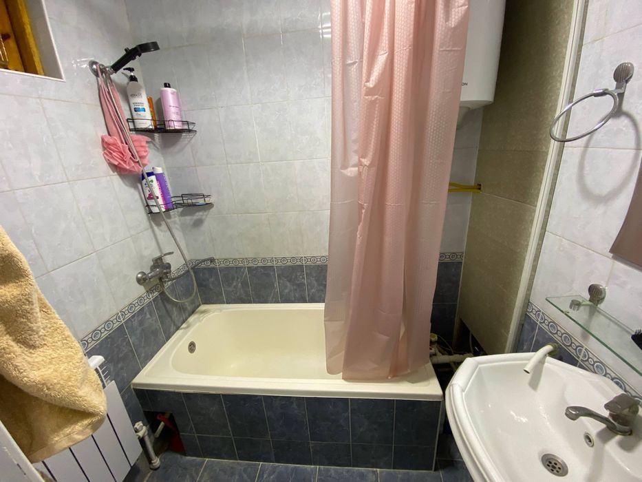 4 xonani 3 xona qilgan gishtli domda