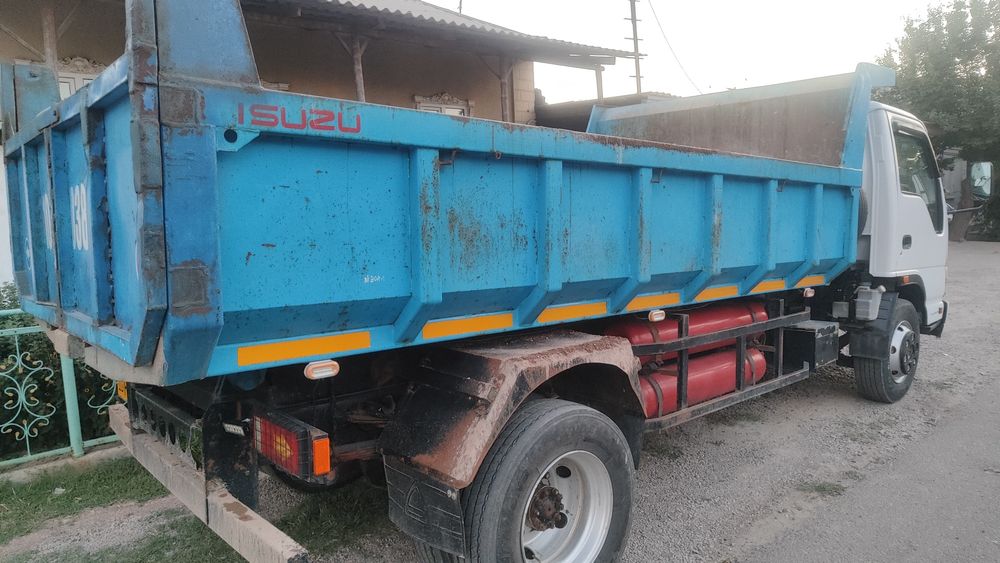 Isuzu sotiladi 25000$