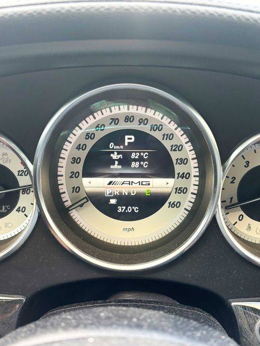 Mercedes-Benz CLS 550 / AMG / Harman-Kardon / Масаж / Подгрев / Обдухване / Кожа / Щора
