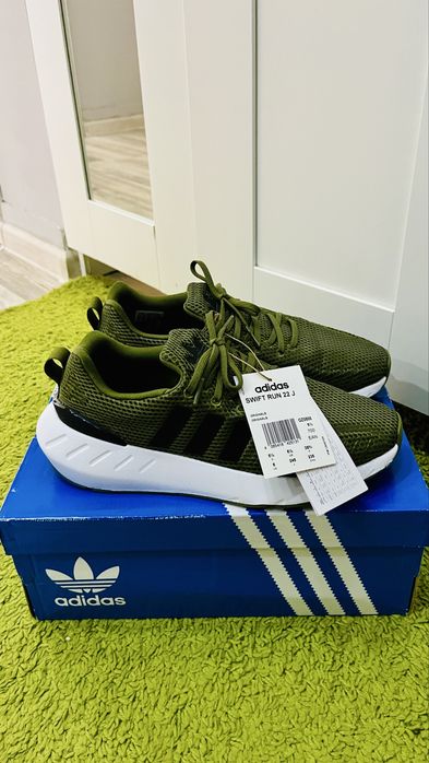 Маратонки адидас/adidas