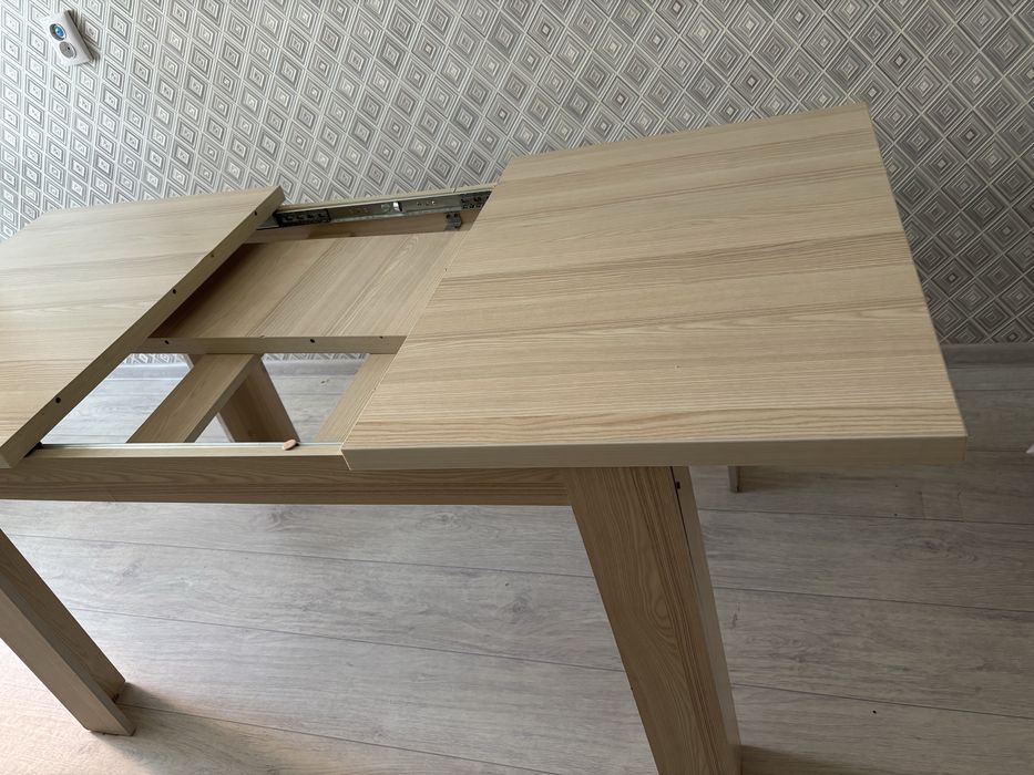 Продам стол кухонный деревянный