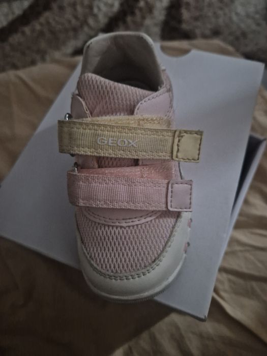 Adidasi geox fete