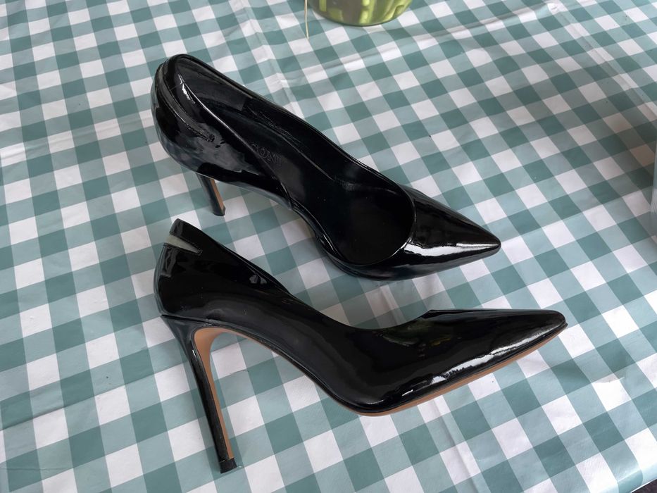 Обувки на ток Basconi – луксозни лачени