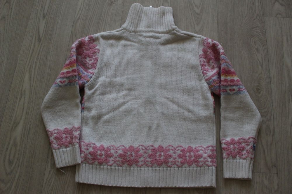 Кофта для девочки можно в школу