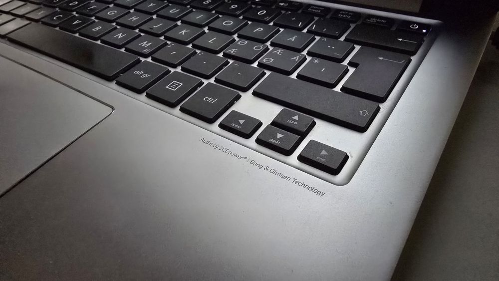 Asus Zenbook 303 LN , Intel Core i7-4510U