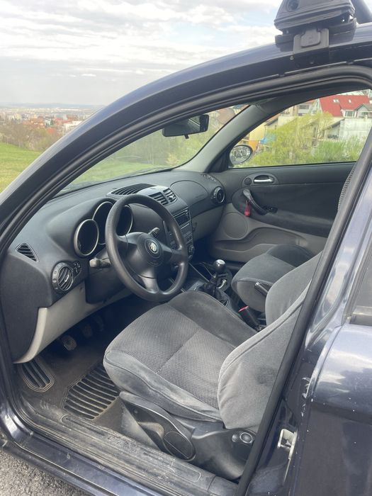 Alfa Romeo 147 1.9 JTD PORNEȘTE – bună pentru dezmembrat / proiect