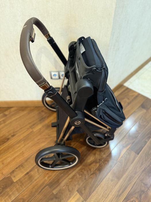Продам Cybex Priam III