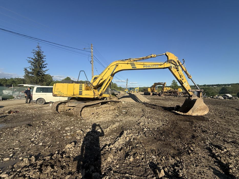 Excavator Komatsu pc210 LC